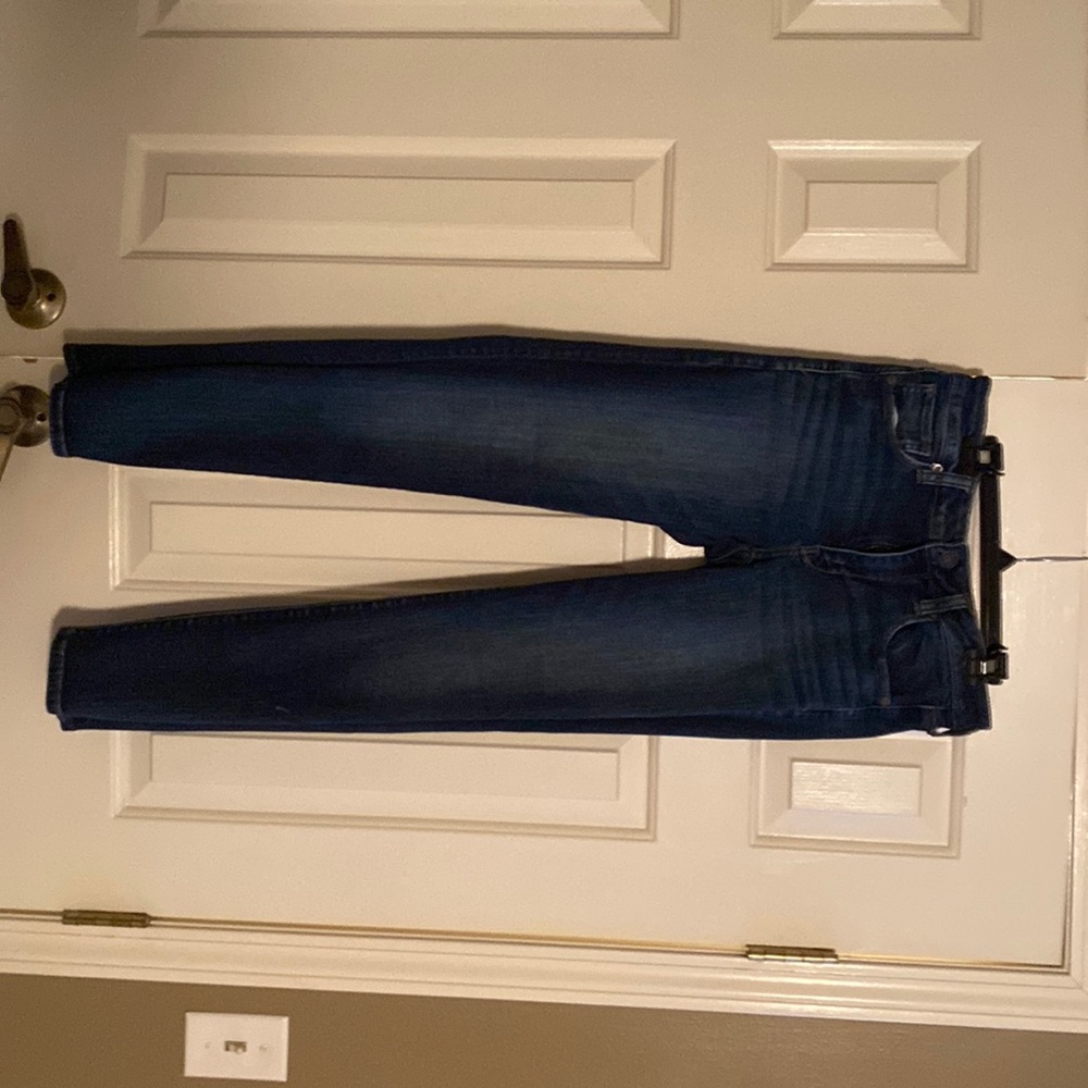 Great condition size 8 American eagle next level stretch skinny jeans!